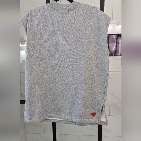 Preloved Rose vest - Picture 5 of 5